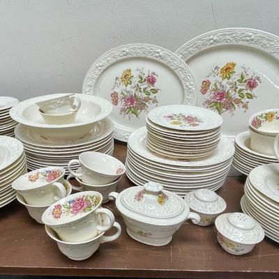 Made in USA Antique China Homer Laughlin Eggshell Theme