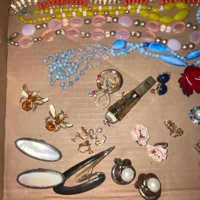 LR29-Costume Jewelry