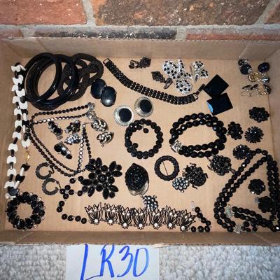 LR30-costume Jewelry Lot