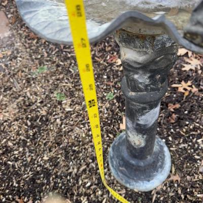 451 Vintage Metal Birdbath