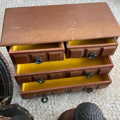 LR34 collectible Buddha figurine and jewelry boxes