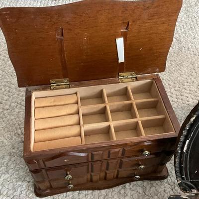 LR34 collectible Buddha figurine and jewelry boxes