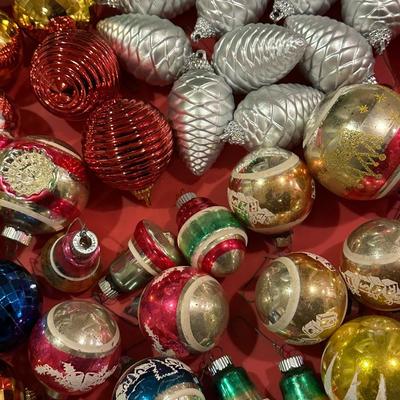 Vintage & Modern Christmas Decor and Wrapping Supplies