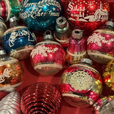 Vintage & Modern Christmas Decor and Wrapping Supplies