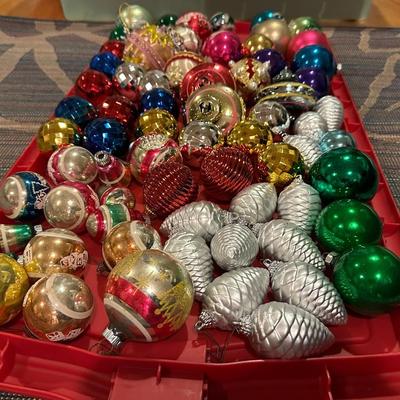 Vintage & Modern Christmas Decor and Wrapping Supplies