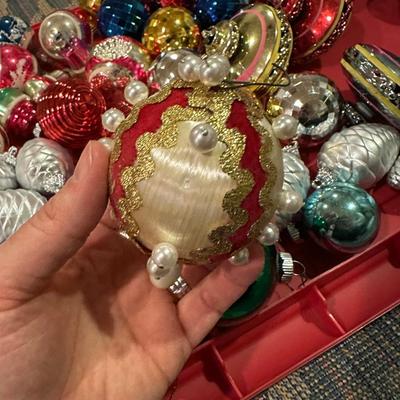 Vintage & Modern Christmas Decor and Wrapping Supplies