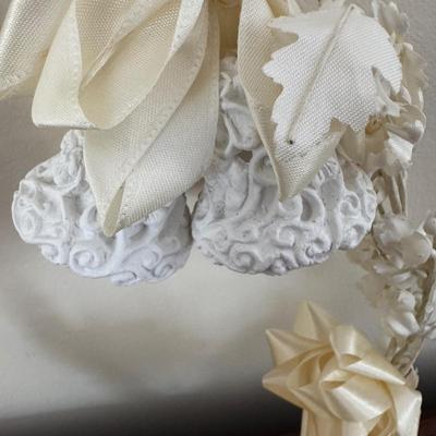 452 Vintage 1950’s Plaster Wedding Cake Topper. Bride and Groom with Arch