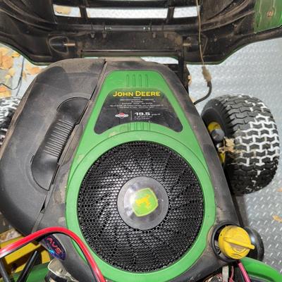 John Deere LA115 Lawn Tractor