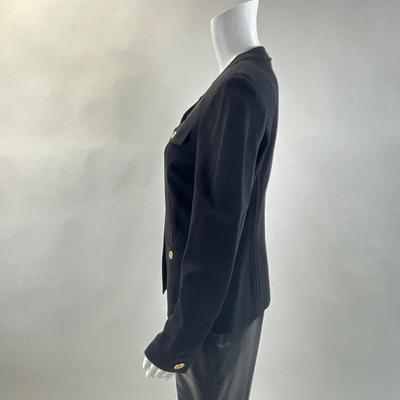 384 ST. JOHN Button Up Jacket