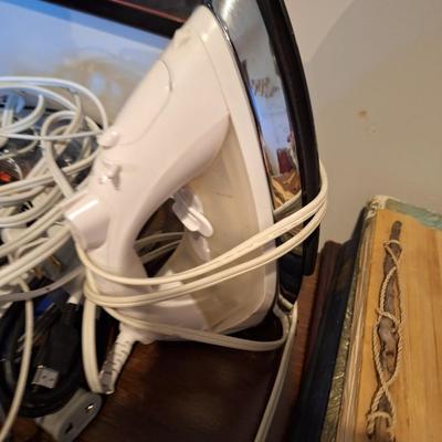 Iron w/ Ironing Board