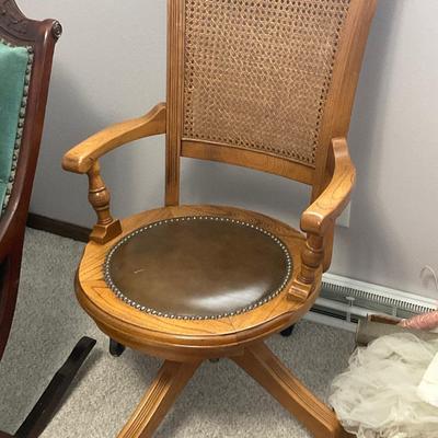B12-Rolling Office Chair