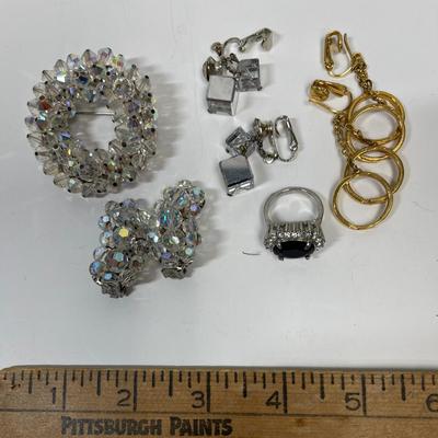 Fashion Jewelry Lot Costume - Broach, earrings, ring