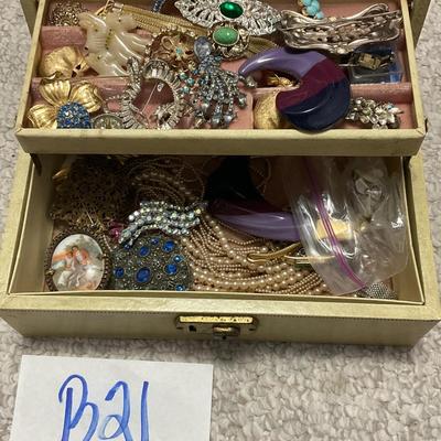 B21-jewelry box and contents