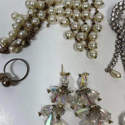 Vintage Jewelry Lot - 4 Dangling Earrings, Pierced & Clip-on plus 1 Ring