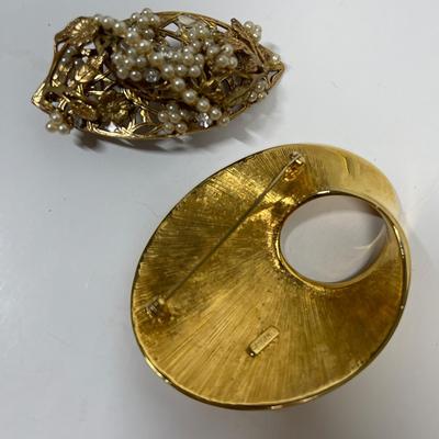 Very Retro JEWELRY LOT - Jade Goldette Bracelet, Monet Pin Tortoise hair pin, Atlas Brooch, & Shoe clip