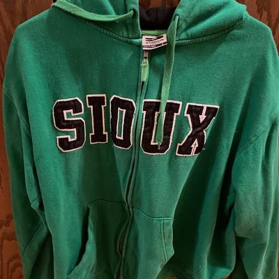 UND Sioux zip up hoodie