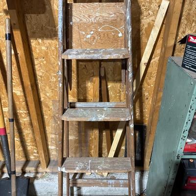 5’ Wooden painters ladder