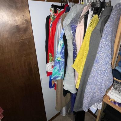 B39-Clothing Lot