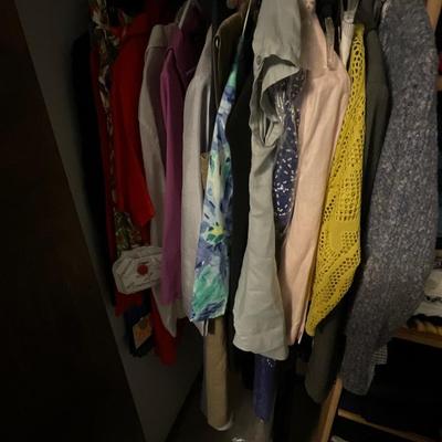 B39-Clothing Lot