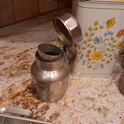RETRO KITCHEN ITEMS