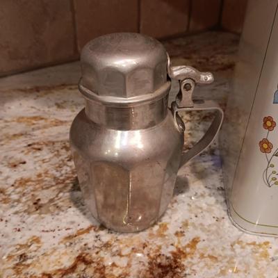 RETRO KITCHEN ITEMS