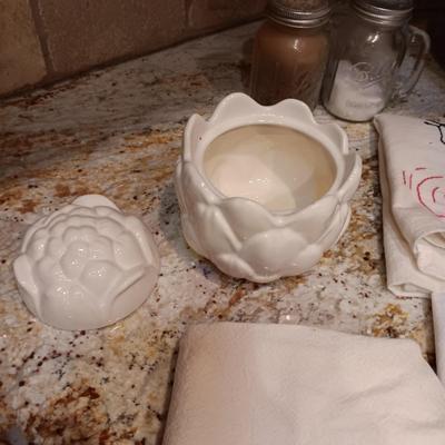 FLOUR SACK DISH TOWELS, BOWLS, SHAKERS AND SUGAR BOWL