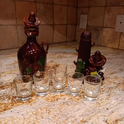 2 EMPTY LIQUOR DECANTERS AND SHOT GLASSES