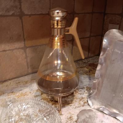 HAMMERED ALUMINUM AND GLASS SERVING PIECES