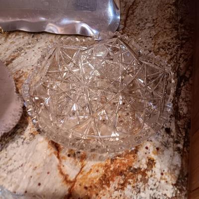 HAMMERED ALUMINUM AND GLASS SERVING PIECES
