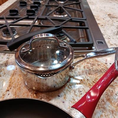MISMATCHED COOKWARE