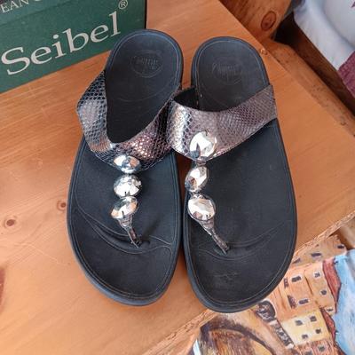 LADIES FITFLOP & JOSEF SEIBEL SHOES SIZE 11