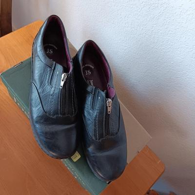 LADIES FITFLOP & JOSEF SEIBEL SHOES SIZE 11