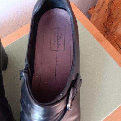 LADIES CLARKS SHOES SIZE 11