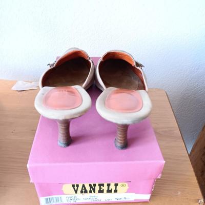 LADIES CARESSA & VANELI DRESS SHOES SIZE 11