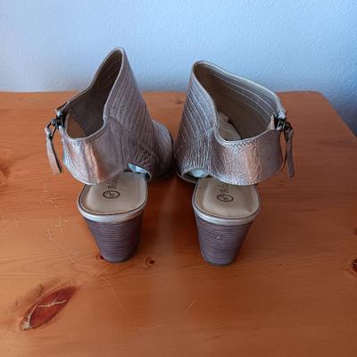LADIES BELLA-VITA SHOES SIZE 12