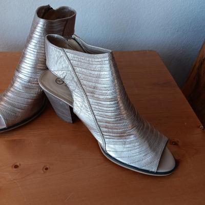 LADIES BELLA-VITA SHOES SIZE 12