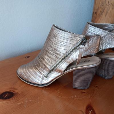 LADIES BELLA-VITA SHOES SIZE 12