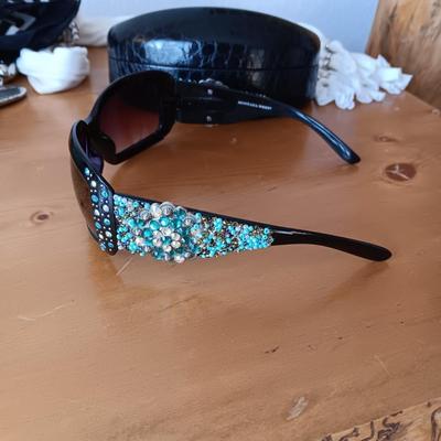 BRIGHTON AND OTHER SCARF, SIMPLY VERA & MONTANA WEST SUNGLASSES