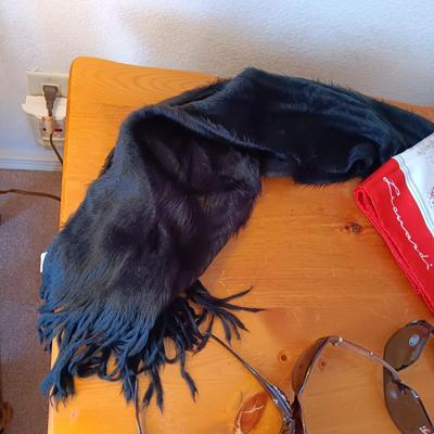 DANA BUCHMAN, STEVE MADDEN & ANOTHER PAIR OF LADIES SUNGLASSES PLUS 2 SCARVES