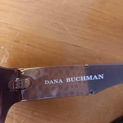 DANA BUCHMAN, STEVE MADDEN & ANOTHER PAIR OF LADIES SUNGLASSES PLUS 2 SCARVES