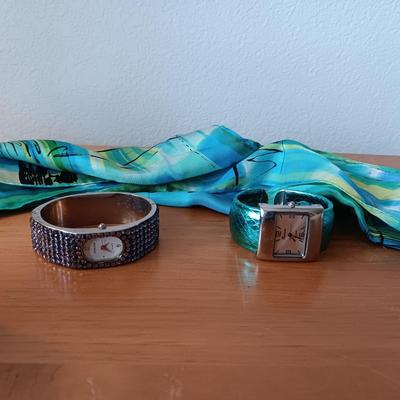 VERA BRADLEY AND 2 OTHER PAIRS OF LADIES SUNGLASSES, 2 WATCHES AND A SCARF