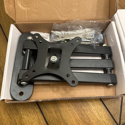 Wall mounts for small tvs with levels