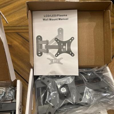 Wall mounts for small tvs with levels