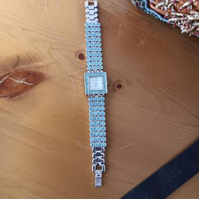FASCINATING UNIQUE PURSE, A SURE CONVERSATION PIECE PLUS 2 WATCHES