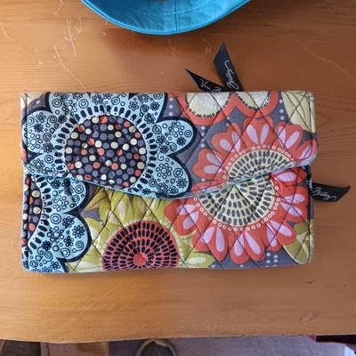 MAKOWSKI LEATHER PURSE AND A VERA BRADLEY WALLET