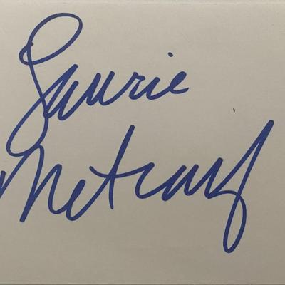 Laurie Metcalf original signature. 6x4 inches