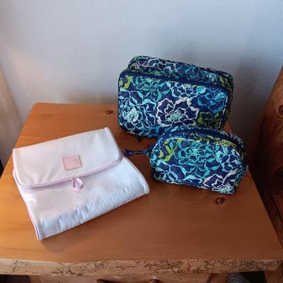 2 VERA BRADLEY BAGS AND A TRAVEL ORGANIZER