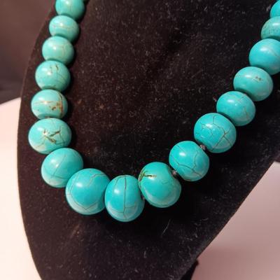 TURQUOISE STYLE BEADED NECKLACE
