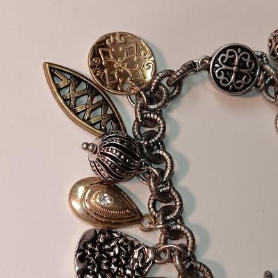 CHARM BRACELET WITH MAGNETIC CLASP