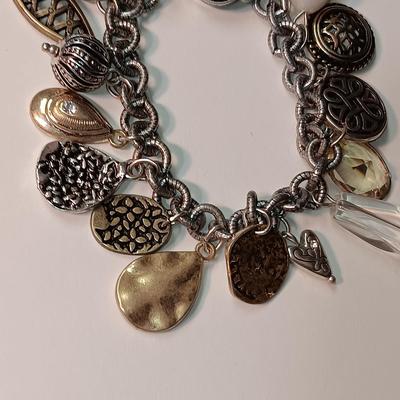 CHARM BRACELET WITH MAGNETIC CLASP